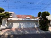 CASA EN VENTA, USO DE SUELO MIXTO, JARDINES DE...
