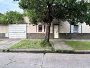 CASA EN VENTA VALENTIN ALSINA EXCELENTE ESTADO