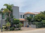 Casa en venta Valle Esmeralda, en fabulosa esquina...