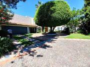 CASA EN VENTA VALLE REAL CON ALBERCA Y MUCHO JARDÍN