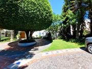 CASA EN VENTA VALLE REAL CON ALBERCA Y MUCHO JARDÍN