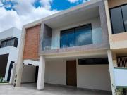 CASA EN VENTA VALLES DEL MOLINO 181 M2 CASA EN VENTA VALLES DEL MOLINO 181 M2