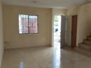 Casa en VENTA, Villa de las Flores cerca a la ciudad...