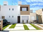 CASA EN VENTA VILLA DE POZOS, DOS PLANTAS, DOS...