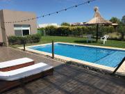 Casa en Venta y Alquiler 4 Ambientes en Cantón Golf