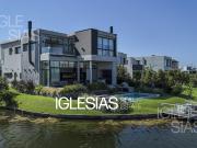 Casa en venta con renta importamte, al lago en...