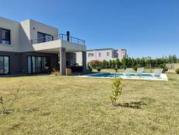 Casa en venta y alquiler anual en Los Castaños Nordelta