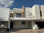 CASA EN VENTA Y EN RENTA FRACCIONAMIENTO CORUÑA ISLA...