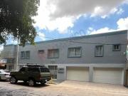Casa en Venta y Locales comerciales en esquina por Blvd....