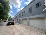 Casa en Venta y Locales comerciales en esquina por Blvd....