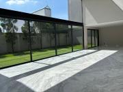 Casa en Venta y Renta en Bosques de Helechos