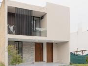 Casa en Venta y Renta en Coto Maples