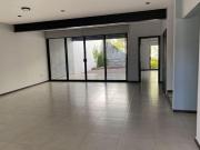 Casa en Venta y Renta en Cumbres del Lago seminueva
