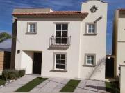 casa en venta y renta en cumpres de lago