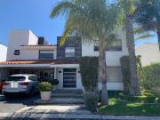 Casa en venta y renta en El Campanario