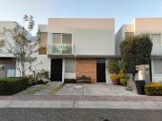 casa en venta y renta en juriquilla la condesa