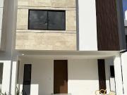 Casa en venta y renta en residencial Arbolada