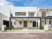 CASA EN VENTA Y RENTA EN RESIDENCIAL VIA CUMBRES