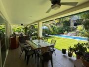 Casa en venta y renta en San Juan Texcalpan,...