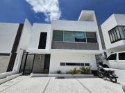 CASA EN VENTA ZIBATA, ACANTHA