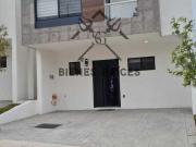 Casa en Venta Zibata, Roof Garden, Family Room o 4ta Reámara