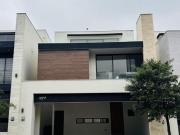 CASA EN VENTA ZONA CUMBRES CASA EN VENTA ZONA CUMBRES