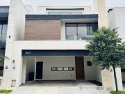 CASA EN VENTA ZONA CUMBRES GARCIA