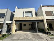 Casa en Venta, Zona La Rioja, Monterrey NL