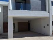 CASA EN VENTA,ZONA LOS VIÑEDOS