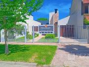 Casa en venta. Zona Parque Luro. 2 dormitorios. 2 baños....