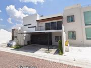 CASA EN VENTA – ZONA RESIDENCIAL* FRACCIONAMIENTO...