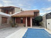Casa en venta zona Santa Genoveva 4 dormitorios