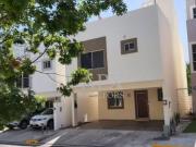 CASA EN VENTA ZONA SUR EXCELENTE UBICACION CASA EN VENTA ZONA SUR EXCELENTE UBICACION