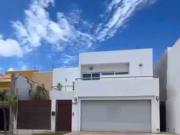 CASA EN VENTA ZONA TRES RÍOS con ELEVADOR