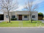 Casa en venta/alquiler Área 10 San Sebastián Apto Crédito