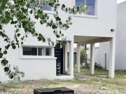 Casa en VENTA/ALQUILER LAGUNA AZUL EZEIZA