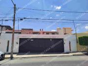 Casa en ventacon opcióna renta frente a la Iglesia... Casa en ventacon opcióna renta frente a la Iglesia...