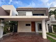 Casa en Venta/Renta, 4 Rec?maras, Piscina, Lagos del...