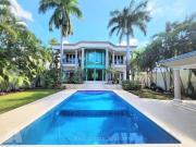 Casa en Venta/Renta, 4 Recámaras, Piscina, Jardín,...