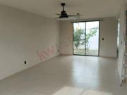 CASA EN VENTA/RENTA RECIEN REMODELADA EN CONDOMINIO...