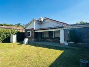 Casa en Villa Elisa. 3 dormitorios. C. Belgrano y 405