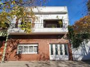 Casa en Villa Gral. Mitre con cochera