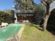 Casa en Villa Urquiza con jardín