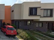 CASA EN VISTA ORIENTE A UN COSTADO DEL COTO ZARAGOZA CON...