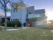 Casa en en venta puertos del lago vistas