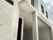 Casa en Viñedos con Recámara en Planta Baja DE LUJO!