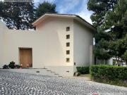 Casa en zona arbolada