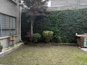 CASA EN ZONA DE HOSPITALES CON GRAN POTENCIAL