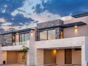 Casa en Zona Norte, preciosos acabados, lujo y elegancia...