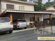 Casa encantadora com piscina em rua tranquila no Parque...